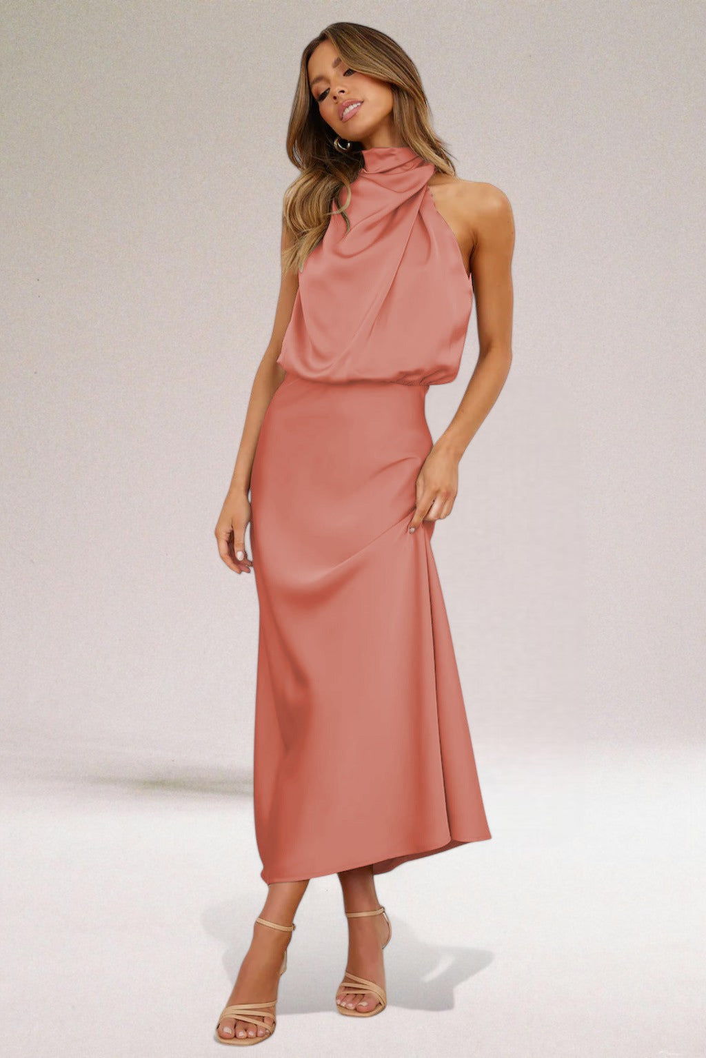 NOFS™ | Glamorous satin dress with halter